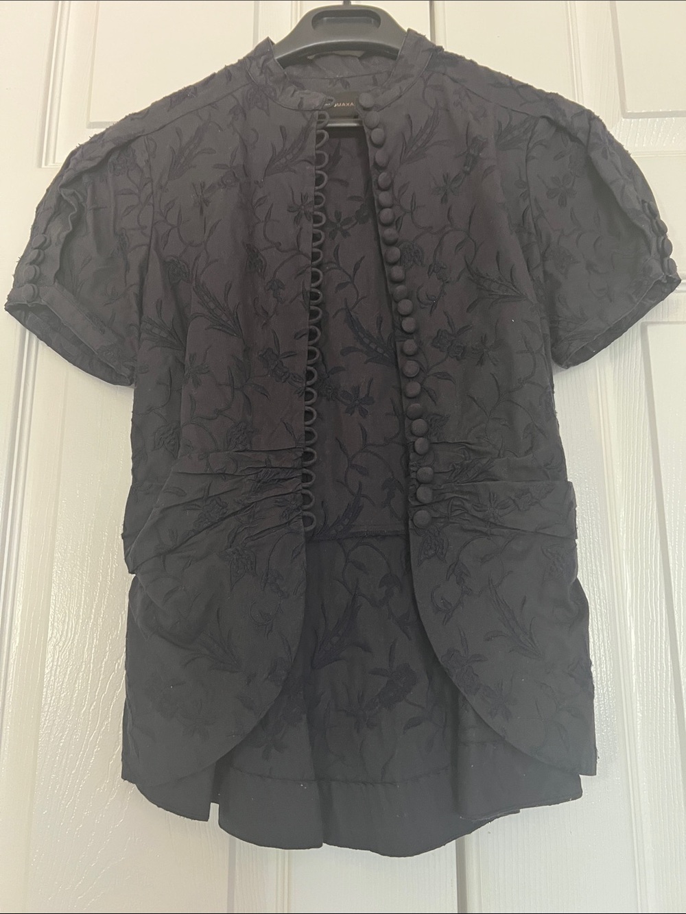 BCBGMaxAzria Black Embroidered Button-Front Short Sleeve Top Elegant Neckline